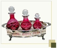Set of 3 square perfume bottles in red